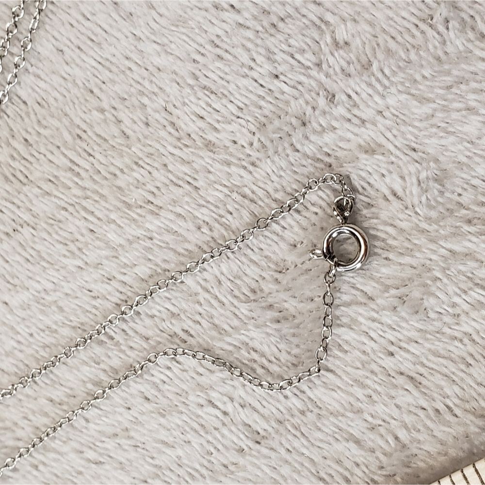 Silver and white pearl Necklace, S shaped - Picture 5 of 6